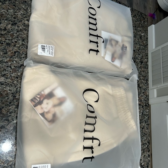 COMFRT set hoodie and sweatpants - Picture 8 of 9